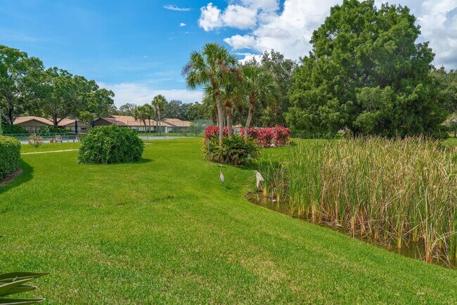 Building Photo - 4665 Oak Hill Dr