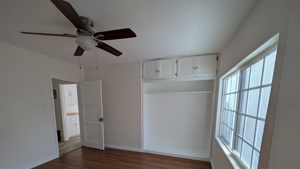 Building Photo - 312 W Olive St