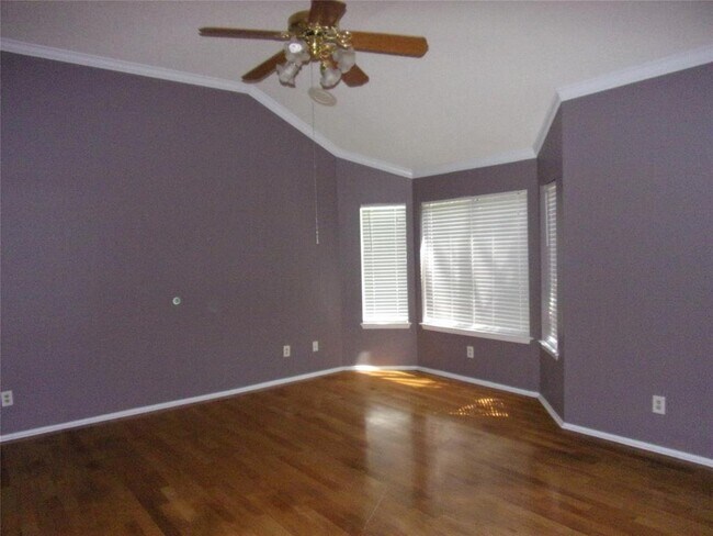 Building Photo - 6301 Back Bay Ln