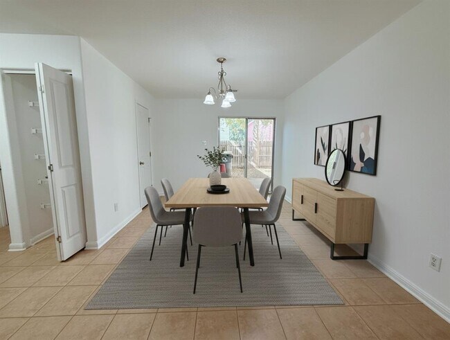 Building Photo - 130 Rush Haven