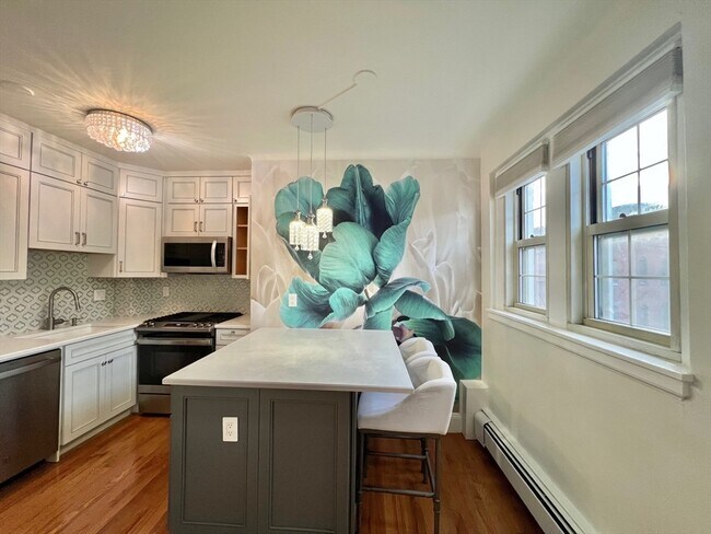 Building Photo - 1454 Beacon St