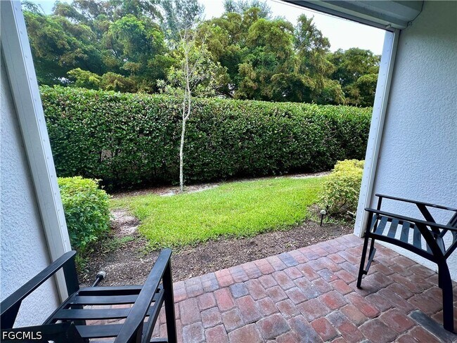 Building Photo - 15850 Portofino Springs Blvd