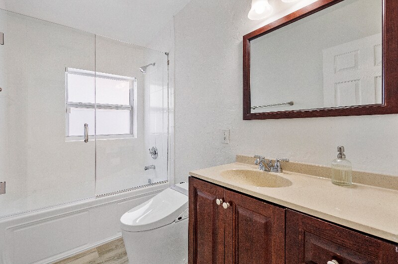Building Photo - 411 Poinciana Dr