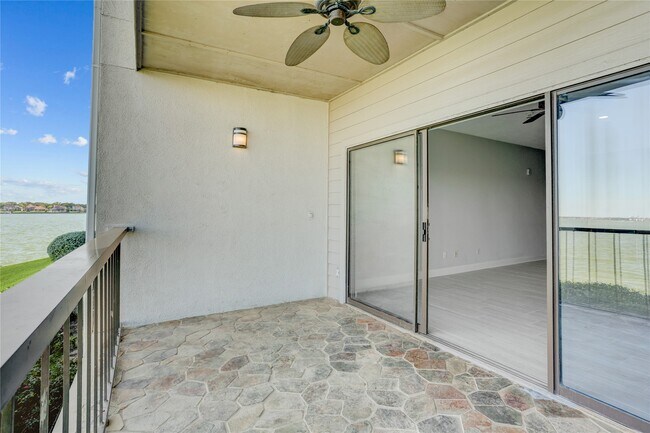 Building Photo - 351 Lakeside Ln