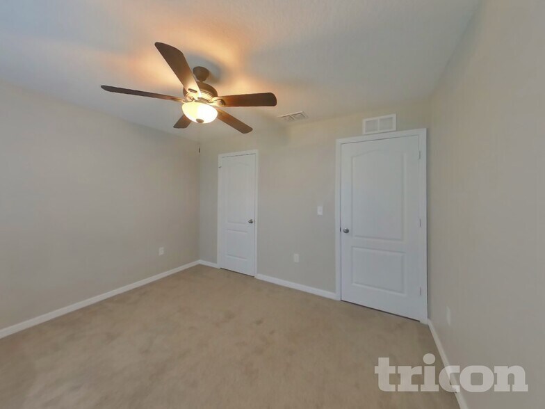 Building Photo - 866 N Fairbanks Dr