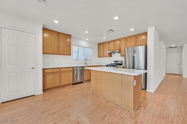 Building Photo - 6333 Sycamore Grove Ct