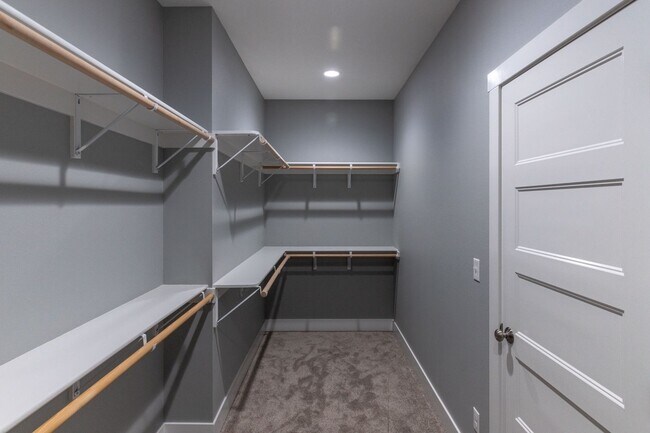 Building Photo - Beautiful 4bed 2bath home on Military Hill!