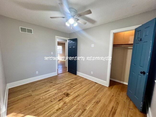 Building Photo - Spacious 4-Bedroom, 3-Bathroom Home with Fenced Yard and Bonus Spaces!