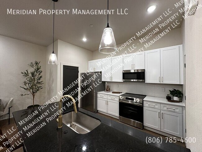 Building Photo - 5912 Erskine St