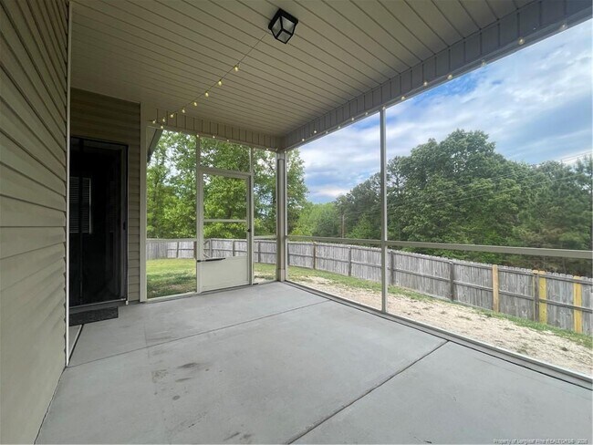 Building Photo - 3900 Limwert Ln