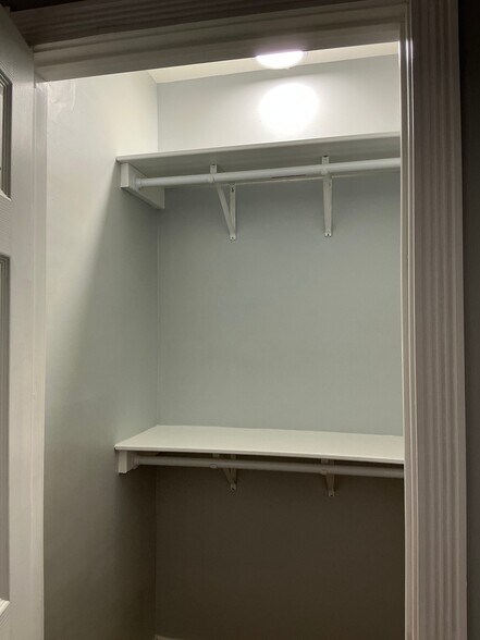 Building Photo - 518 High St