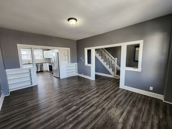 Building Photo - Twin home with stainless appliances, centr...