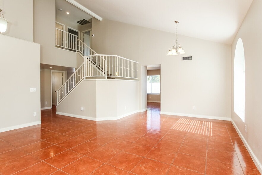 Building Photo - 14317 N 75th Dr