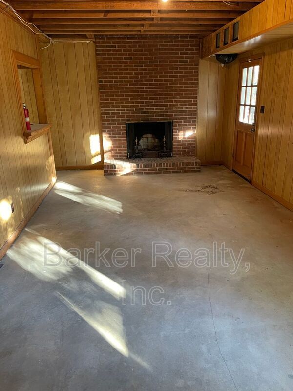 Building Photo - 1008 Deerfield Rd