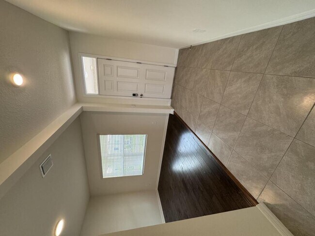 Building Photo - 17626 Canopy Pl