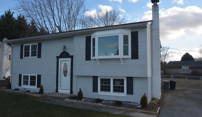 Primary Photo - Move-In Ready 4-Bedroom Single Family Home in Smyrna!