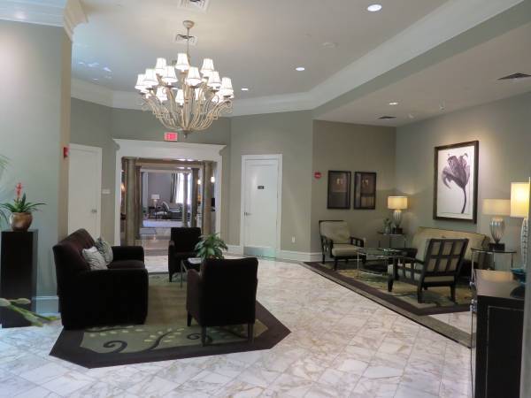 Lobby - 851 N Glebe Rd