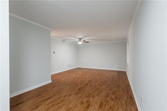 Building Photo - 330 Winding River Dr