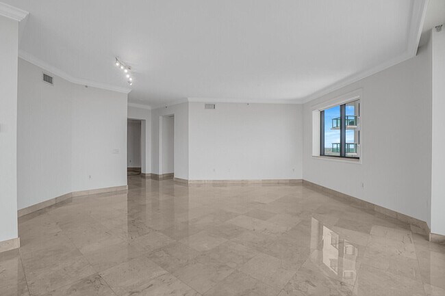 Building Photo - 3630 Gardens 901c Pky