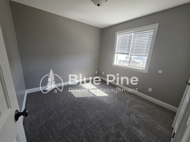 Building Photo - 1292 Hammerstone Dr