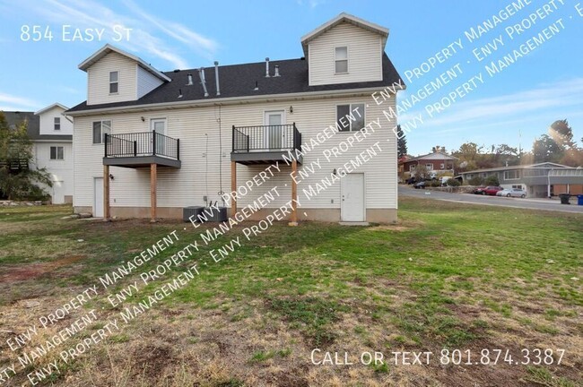 Building Photo - Comfortable 3 Bed - 2 Bath - Pet-Friendly ...