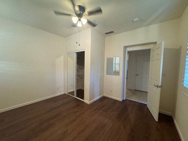 Building Photo - Stylish Single-Story 3 Bed 2 Bath Home For...