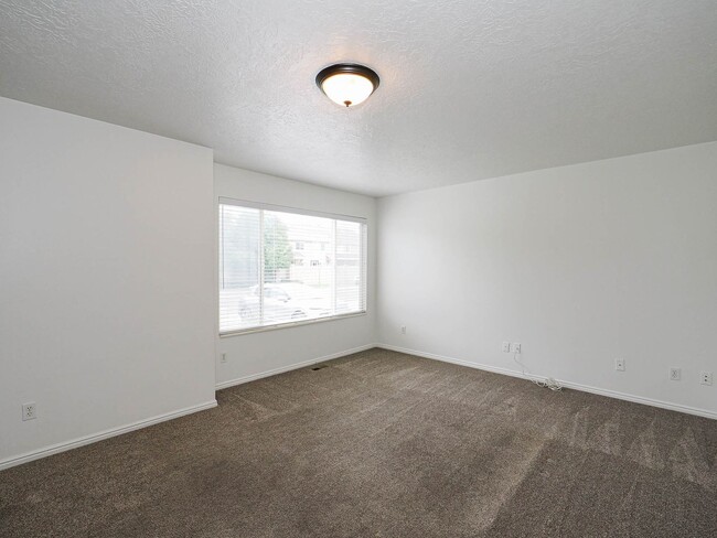 Building Photo - Charming 3-Bed, 2-Bath Home in Prime Ameri...