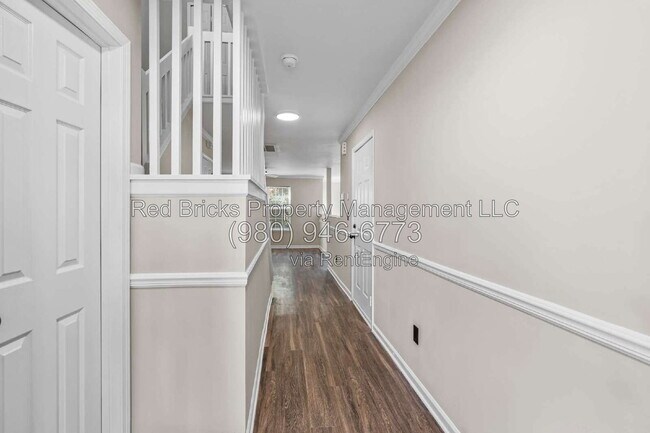 Building Photo - 10212 University Park Ln