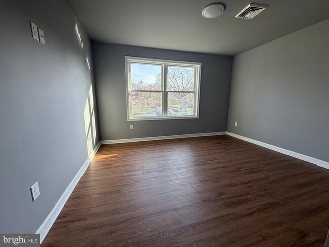 Building Photo - 5517 Schumacher Dr