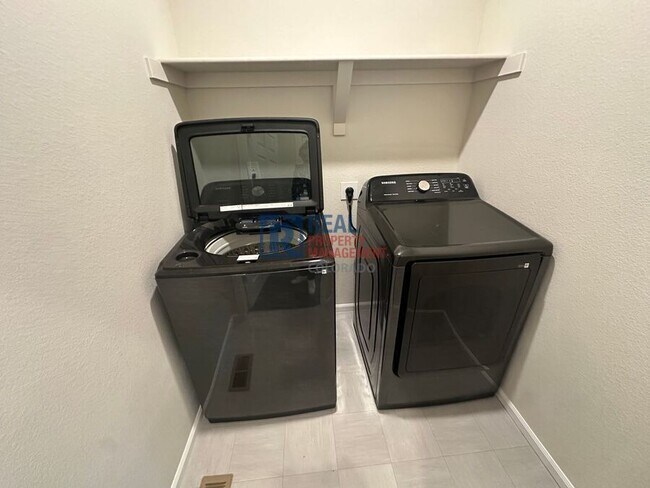 Building Photo - 6634 N Cathay St