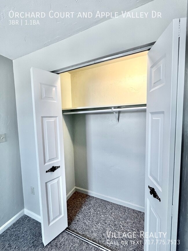 Building Photo - 302 Orchard Ct
