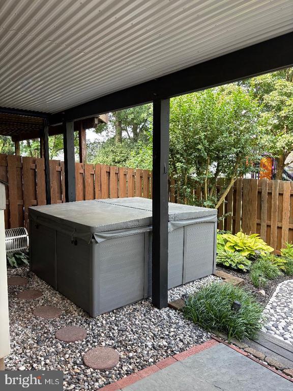 Building Photo - 20880 Butterwood Falls Terrace