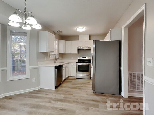 Building Photo - 2028 Ballston Pl