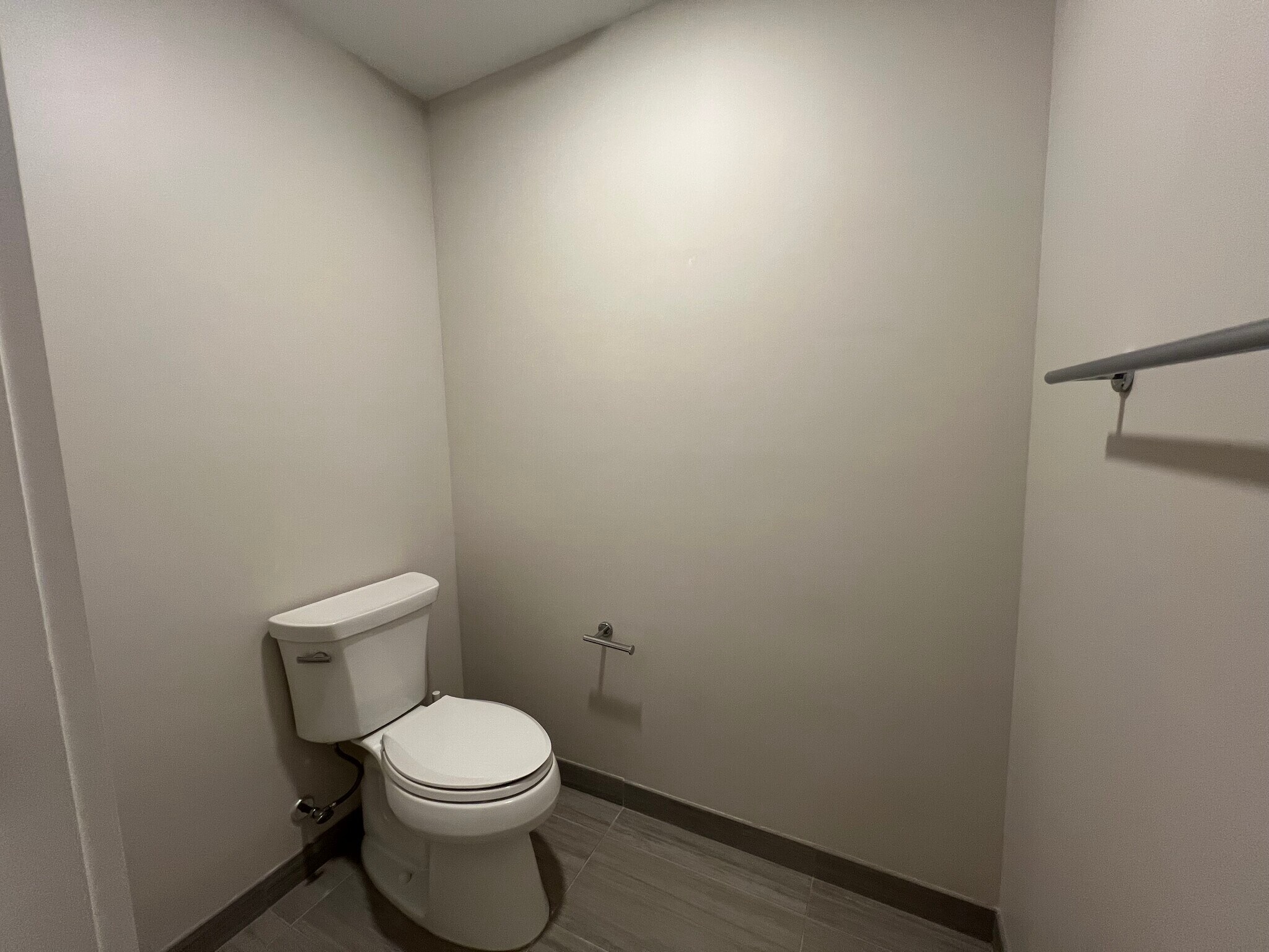 Water closet in primary bathroom - 4960 Fairmont Ave
