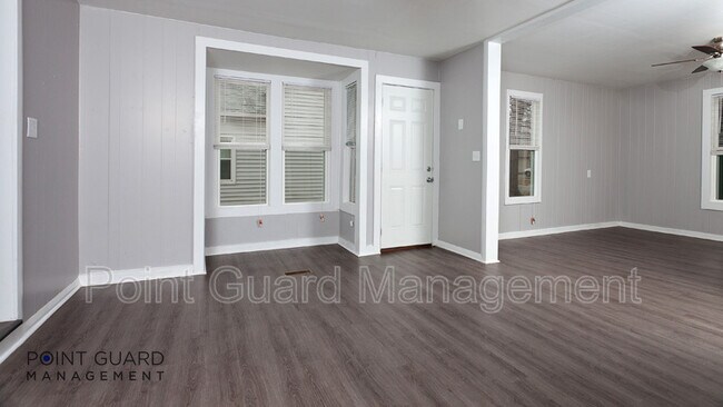 Building Photo - 226 S Millwood Ave