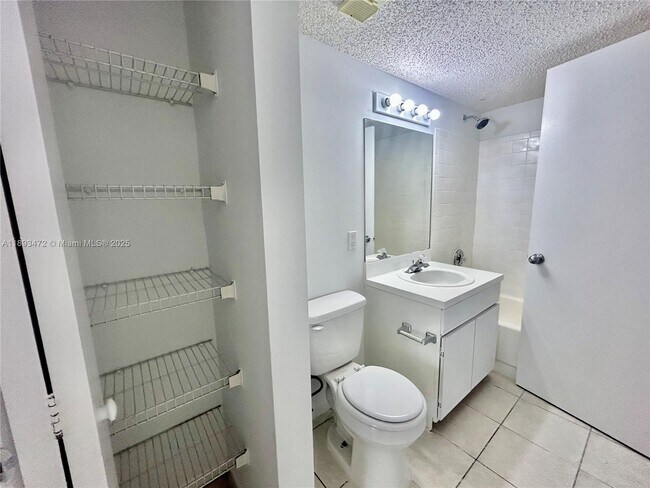 Building Photo - 6292 La Costa Dr