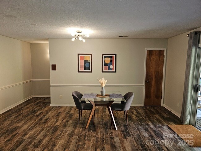 Building Photo - 849 Nottingham Dr