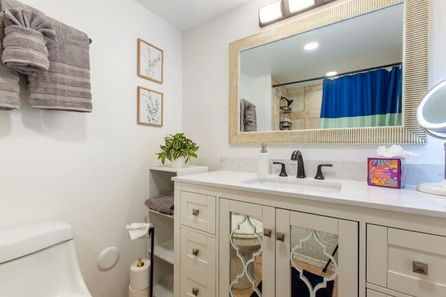 Building Photo - 4471 Lower Honoapiilani Rd