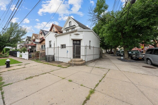 Building Photo - 144-19-144111 111th Ave
