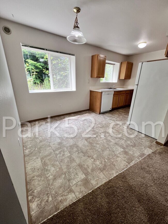Building Photo - 2 Bedroom 2 Bathroom Ground Floor Condo