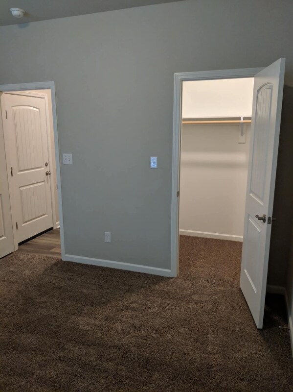 Building Photo - 8194 Fairlane Dr