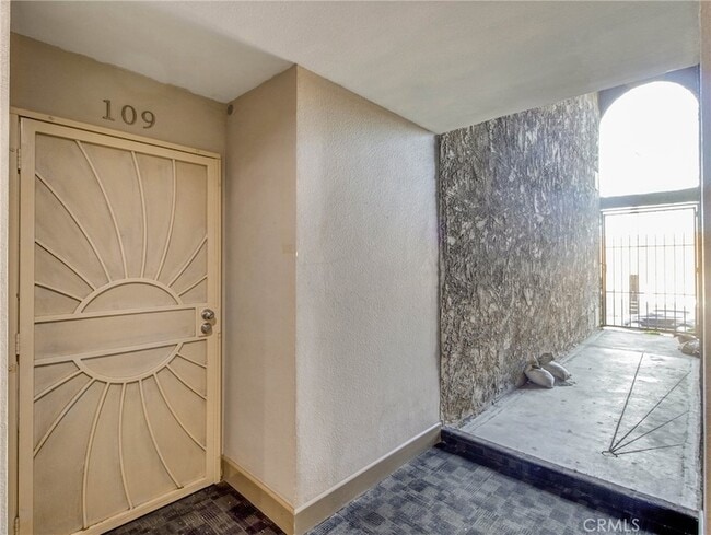 Building Photo - 4727 W 147th St