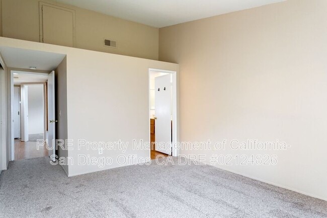 Building Photo - 649 Mustang Glen