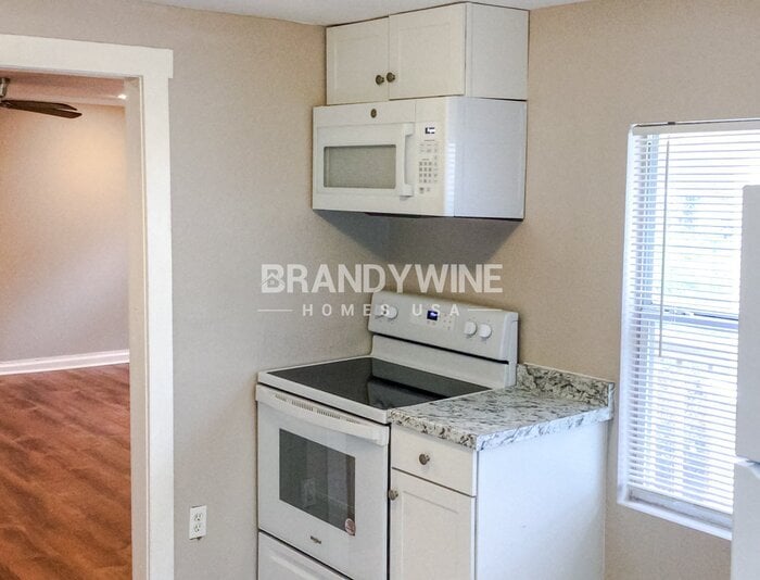 Building Photo - 828 E 145th Ave