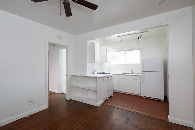 Building Photo - *OPEN HOUSE: 6/21 9:30-10:30AM* 1BR Betwee...