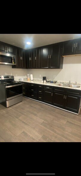 Building Photo - 1021 McMillon Ave