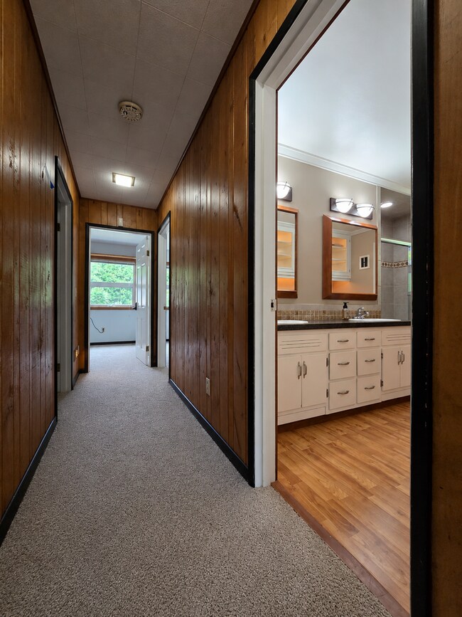 Building Photo - Private Arlington Retreat