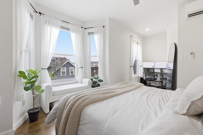 Building Photo - 245 W Fifth St