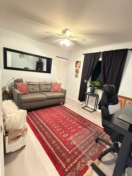 Building Photo - 301 Knotty Pine Cir