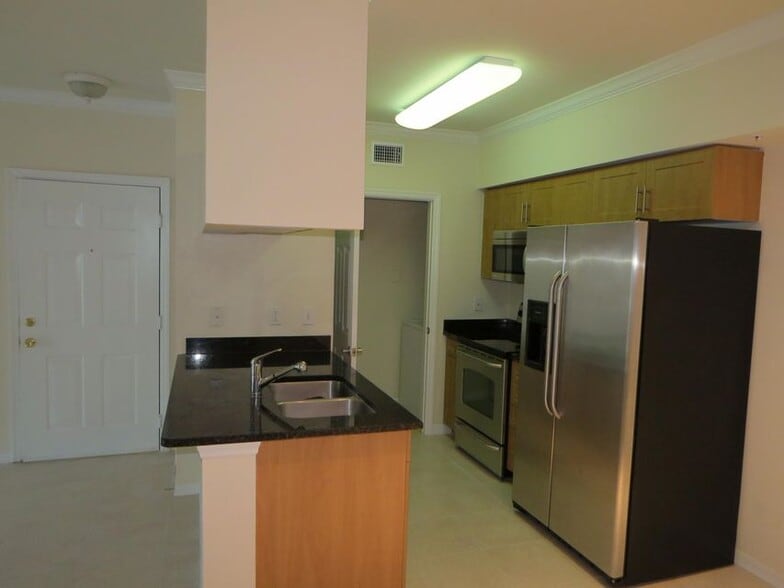 Building Photo - 6533 Emerald Dunes Dr